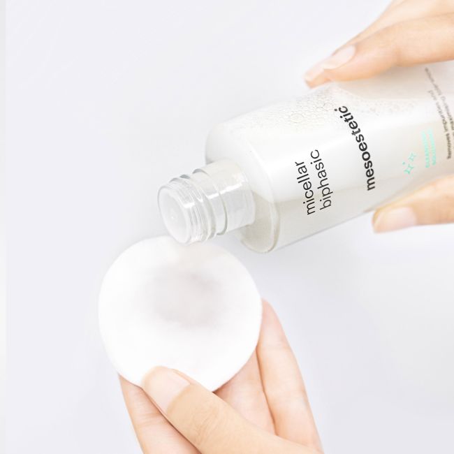 Micellar biphasic biphasic makeup remover